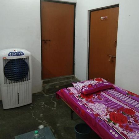 Mannat Rooms Аллахабад Экстерьер фото
